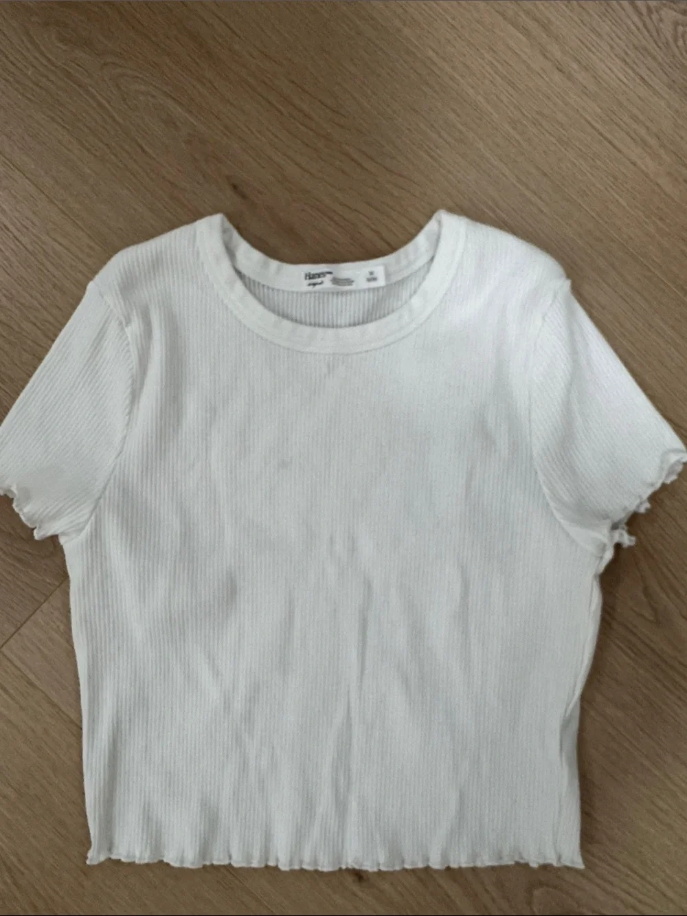 H&M White Ribbed Lettuce-Edge Short Sleeve Top - Picture 1 of 1